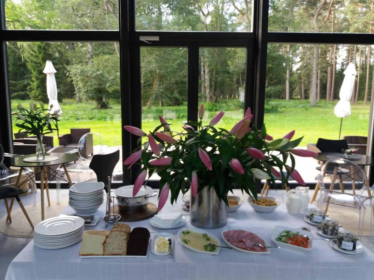 Hobekala Guesthouse Kalana Bagian luar foto