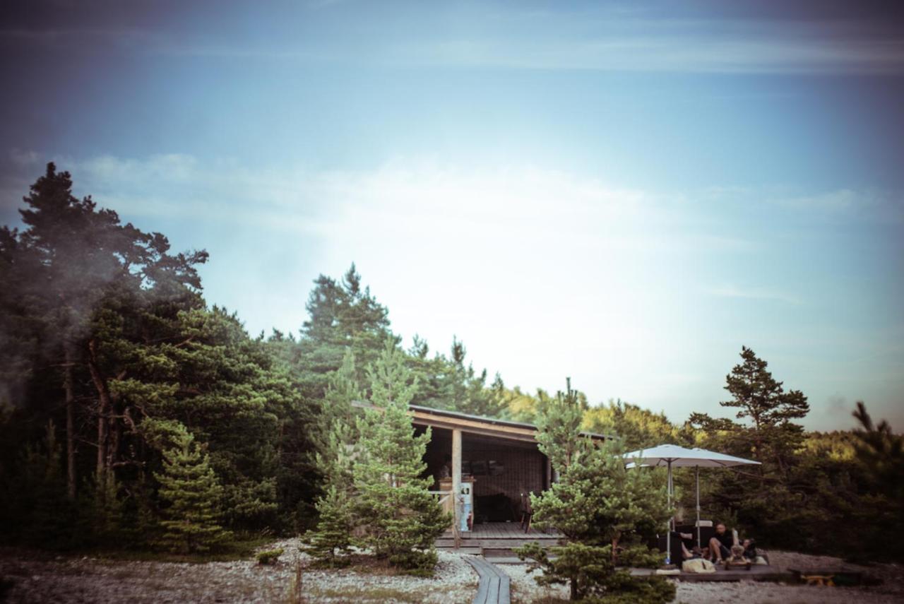 Hobekala Guesthouse Kalana Bagian luar foto