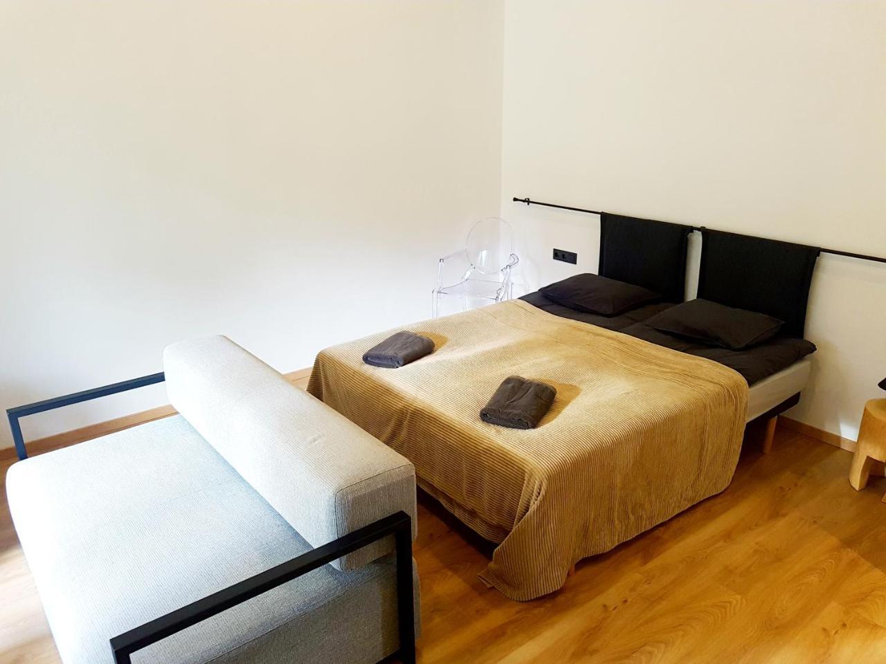 Hobekala Guesthouse Kalana Bagian luar foto