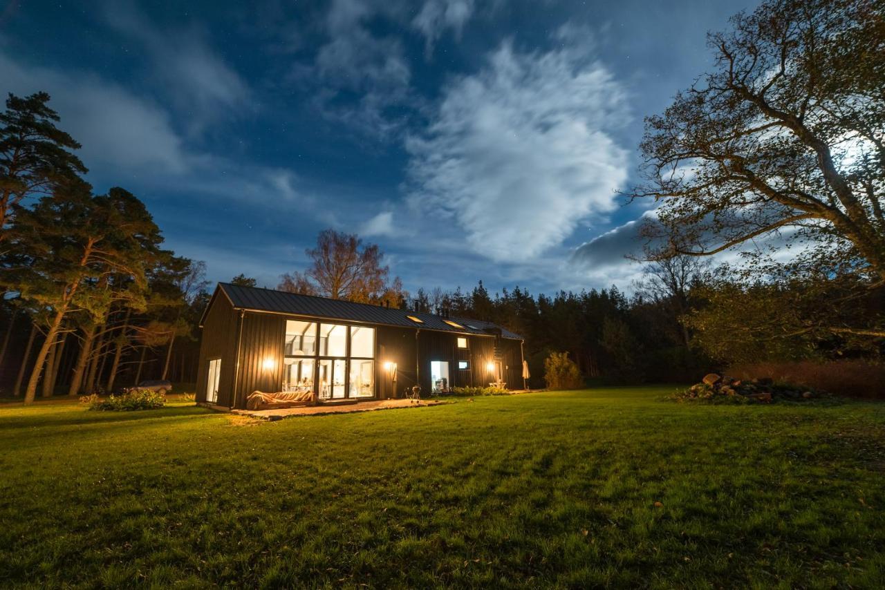 Hobekala Guesthouse Kalana Bagian luar foto